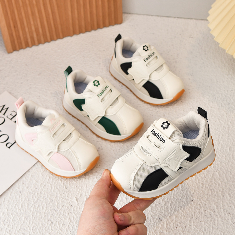 Zapatos para niños pequeños 2025 otoño zapatos para niños antideslizantes zapatos de red de mujer transpirables de suela suave para niños