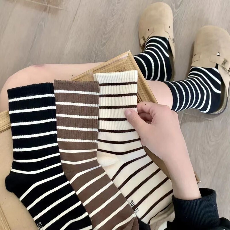 5 pairs of black and white autumn and winter striped socks simple ins sports Korean college style Japanese style pile mid-calf length socks