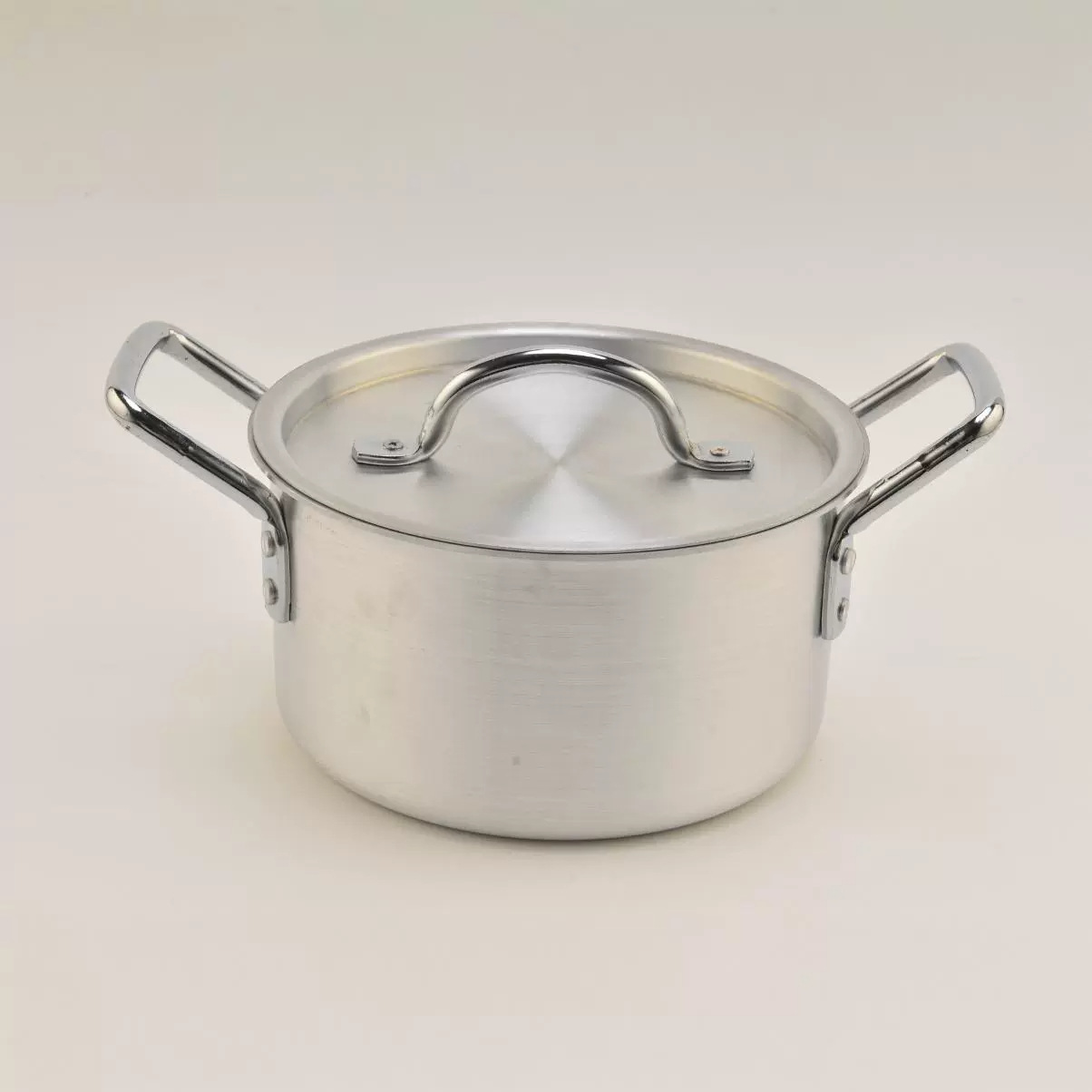 Comercio exterior productos populares moderno Simple 7 piezas conjunto oblicuo olla de aluminio olla de sopa de suministro directo de fábrica