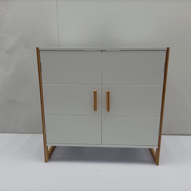 Cross-border under-sink bathroom cabinet with U-shaped cutout and internal shelves, with bamboo frame, white