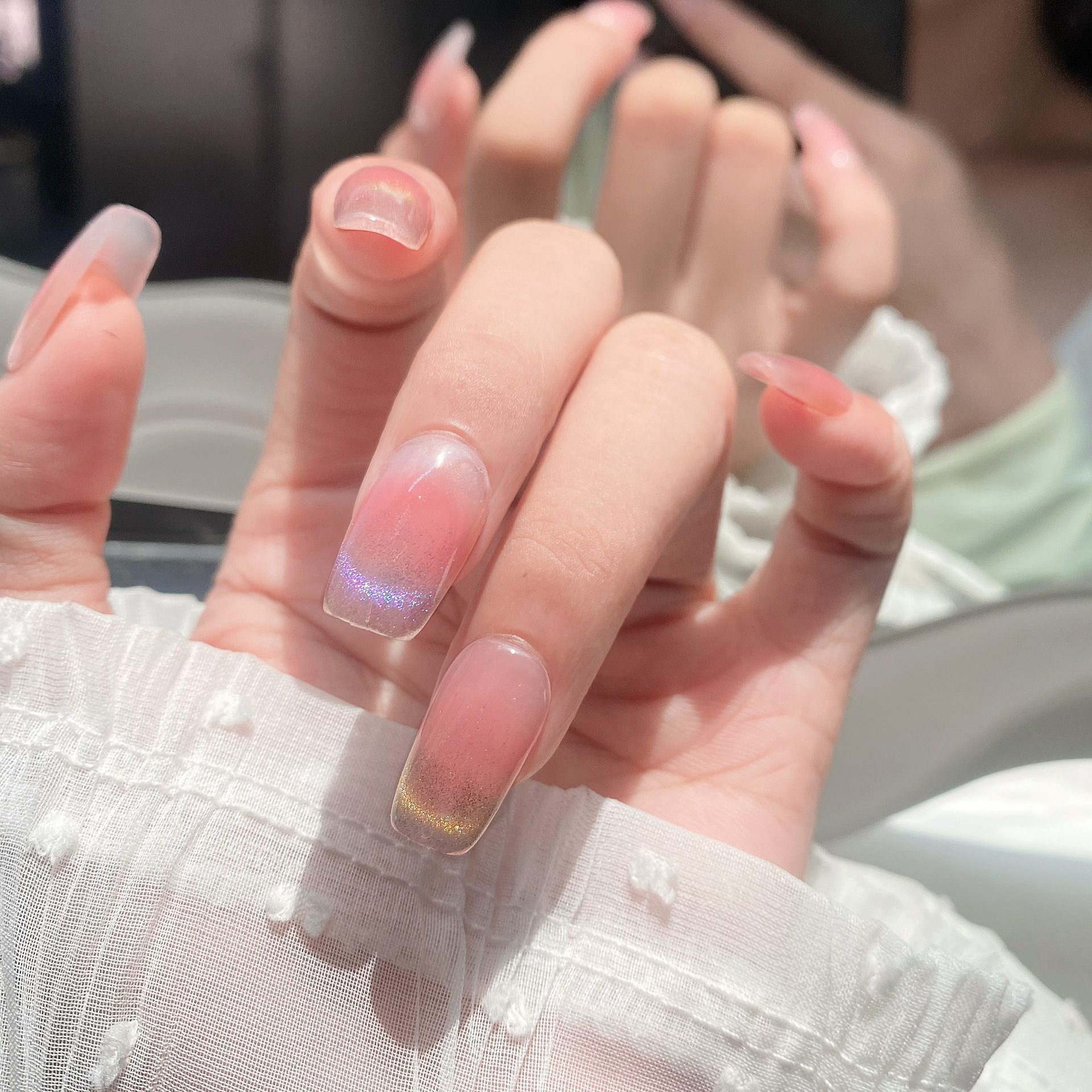 Yiyi Dance Fingertip Dopamine-Wear Armor Mechanopamina Hecho a mano Candy Cat Eye White Nail Art