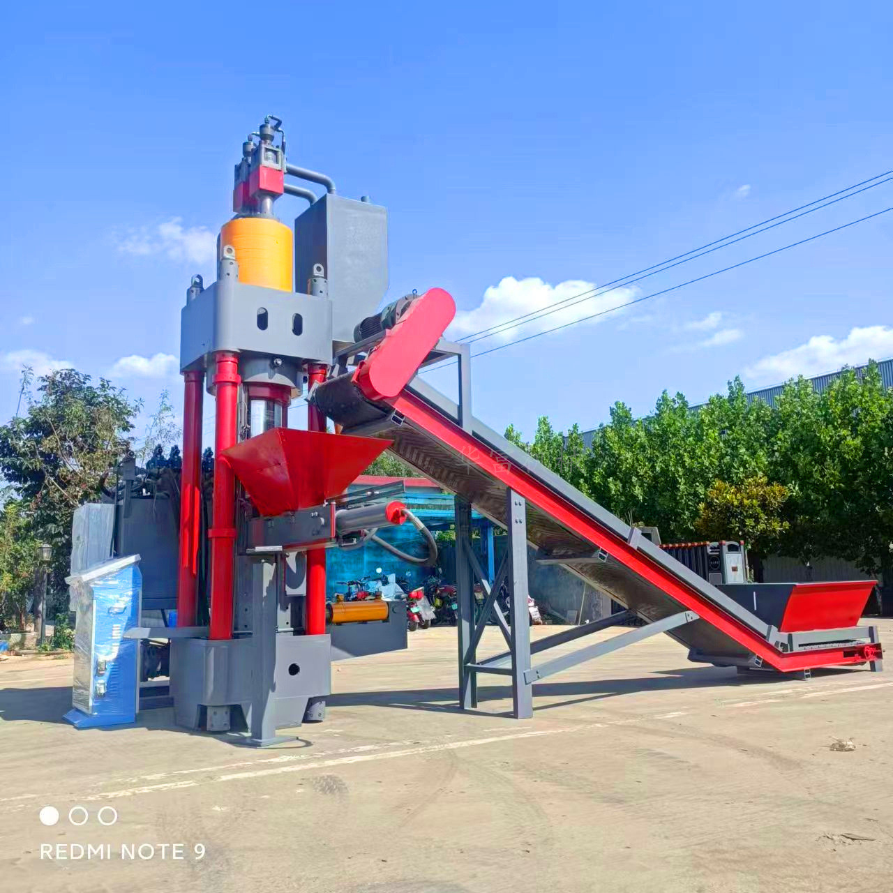 铝销铁精粉压饼机四柱铁粉铝粉打饼机630吨全自动压饼机