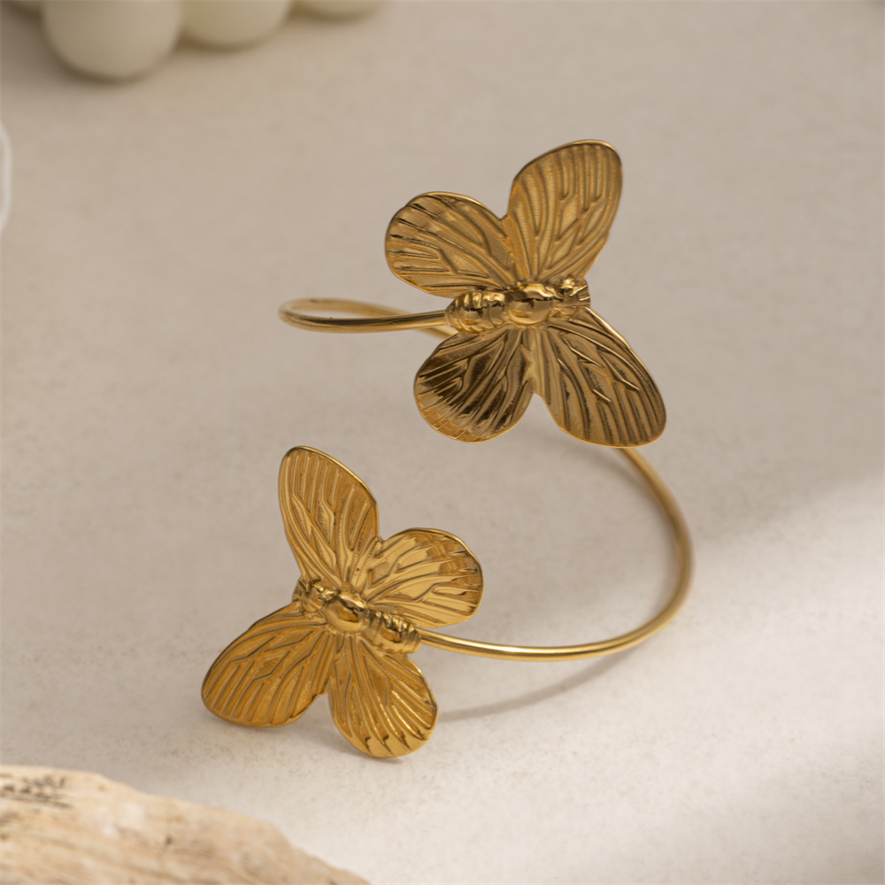 Tena pulsera de acero inoxidable europea y americana para mujer, anillo de mariposa de alta calidad, pulsera de acero de titanio de nicho, joyería de explosión transfronteriza para mujer