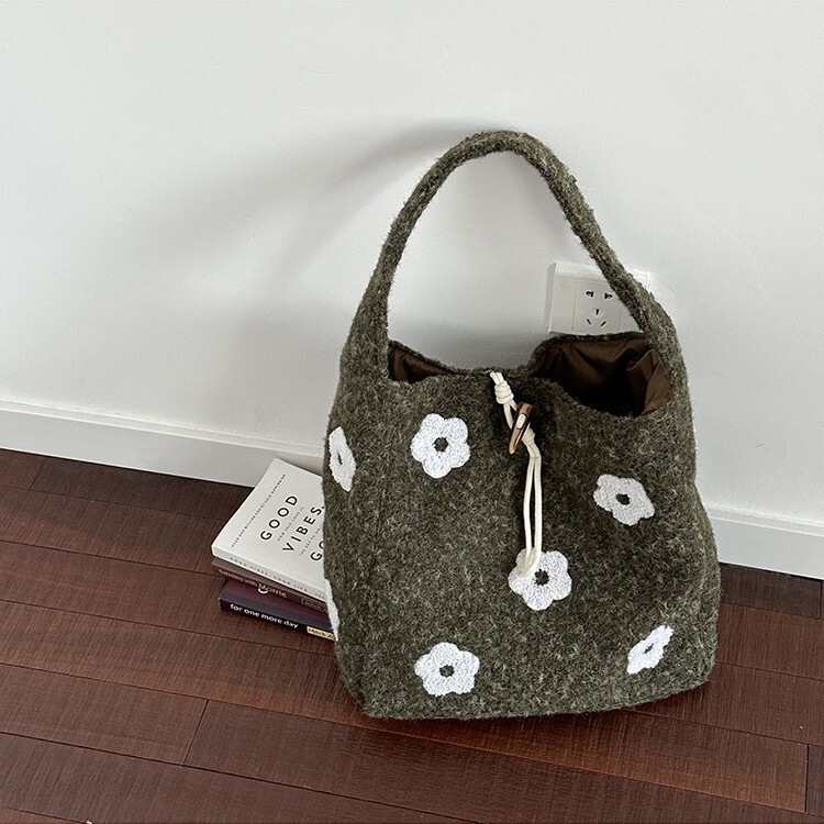 Stuffed Flower Embroidered Shoulder Bag Autumn and Winter Sweet Niche Plush Bag Literary Forest Tote Bag Korean Style Tote Bag