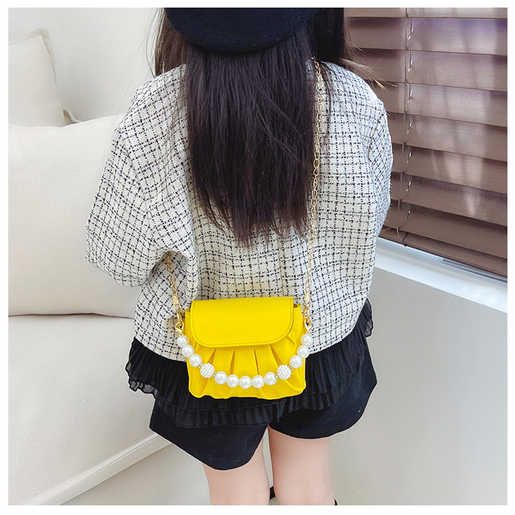 Girl'S Small Pu Leather Solid Color Cute Pearls Square Magnetic Buckle Crossbody Bag display picture 6