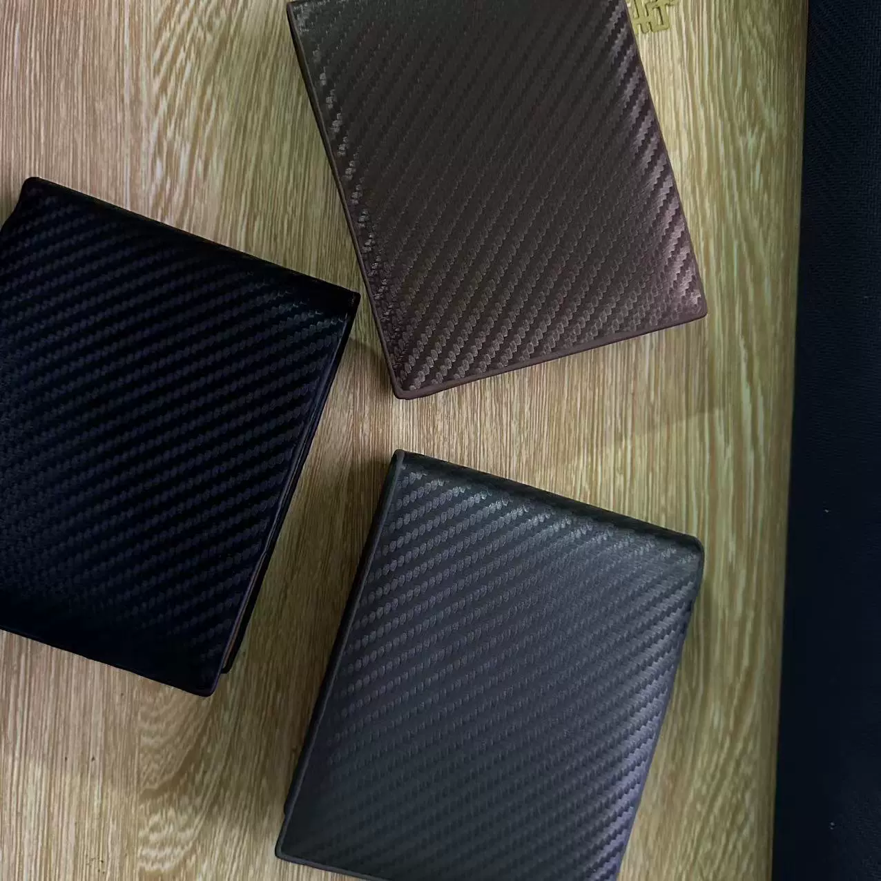 欧赛达热销亚马逊男士钱包男式短款三折碳纤维席纹钱夹时尚美金夹