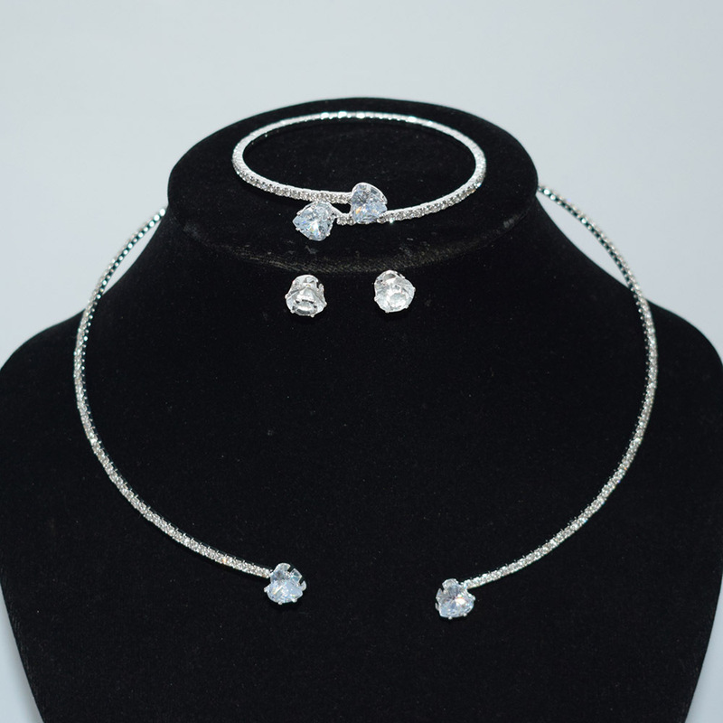 Cross-border e-commerce source Europe and the United States popular neck element full diamond collar collar collar bracelet earrings necklace three-piece suit