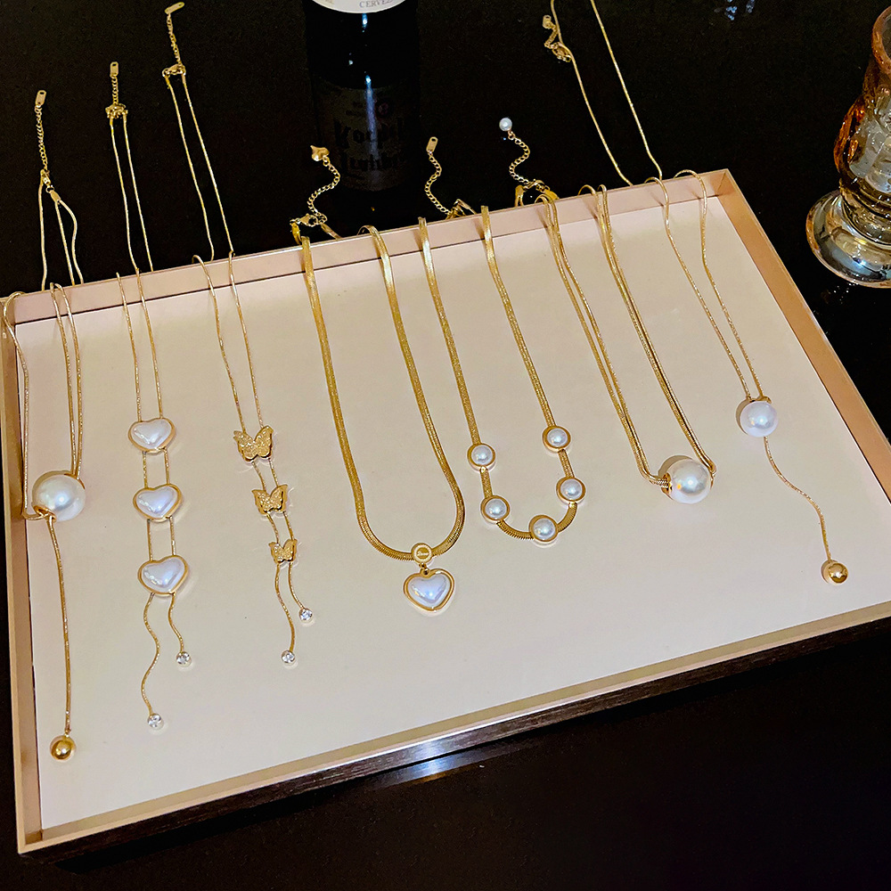 Collar de Acero de Titanio de Alta Gama, Moderno y Versátil para Mujer, Diseño Exclusivo, Cadena para Clavícula Exquisita y Resistente a la Decoloración, Venta al por Mayor