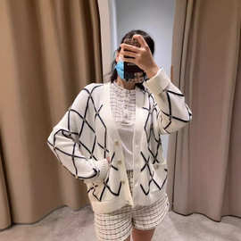 法单M家2022年秋冬新款菱格提花针织开衫外套女