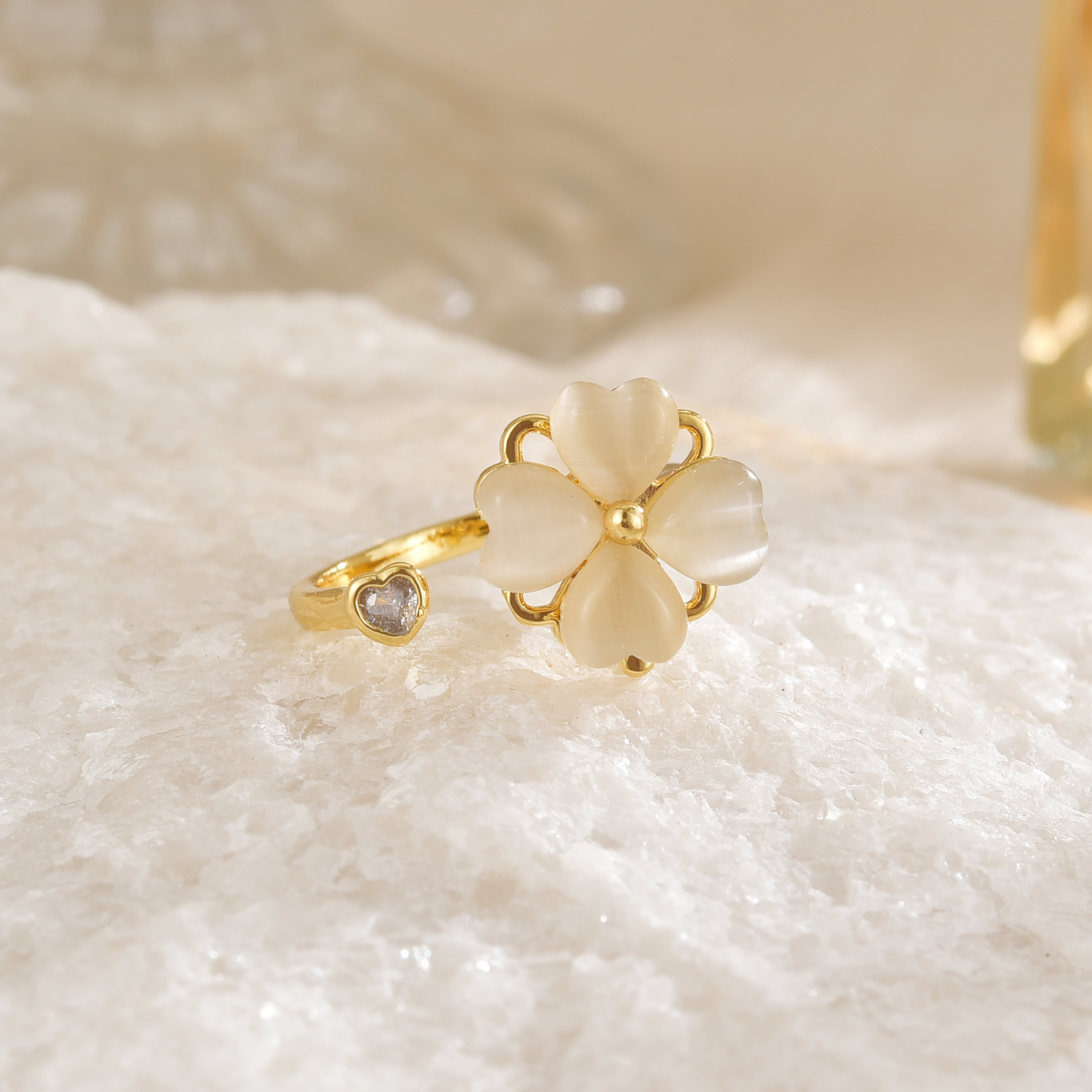 옥 네잎 사랑꼬리