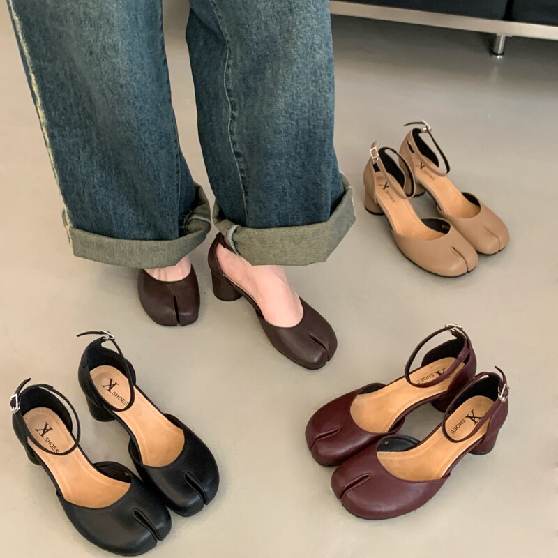 Summer Leather High-Heeled Sandals, Fashionable and Versatile, with a Single Strap and Chunky Heel, Mary Jane Pig-Toe Split-Toe Shoes for Women, Fun and Unique