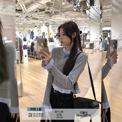 乌77安可雷穿搭灰色假两件针织开衫女蝴蝶结胸针设计圆领长袖上衣