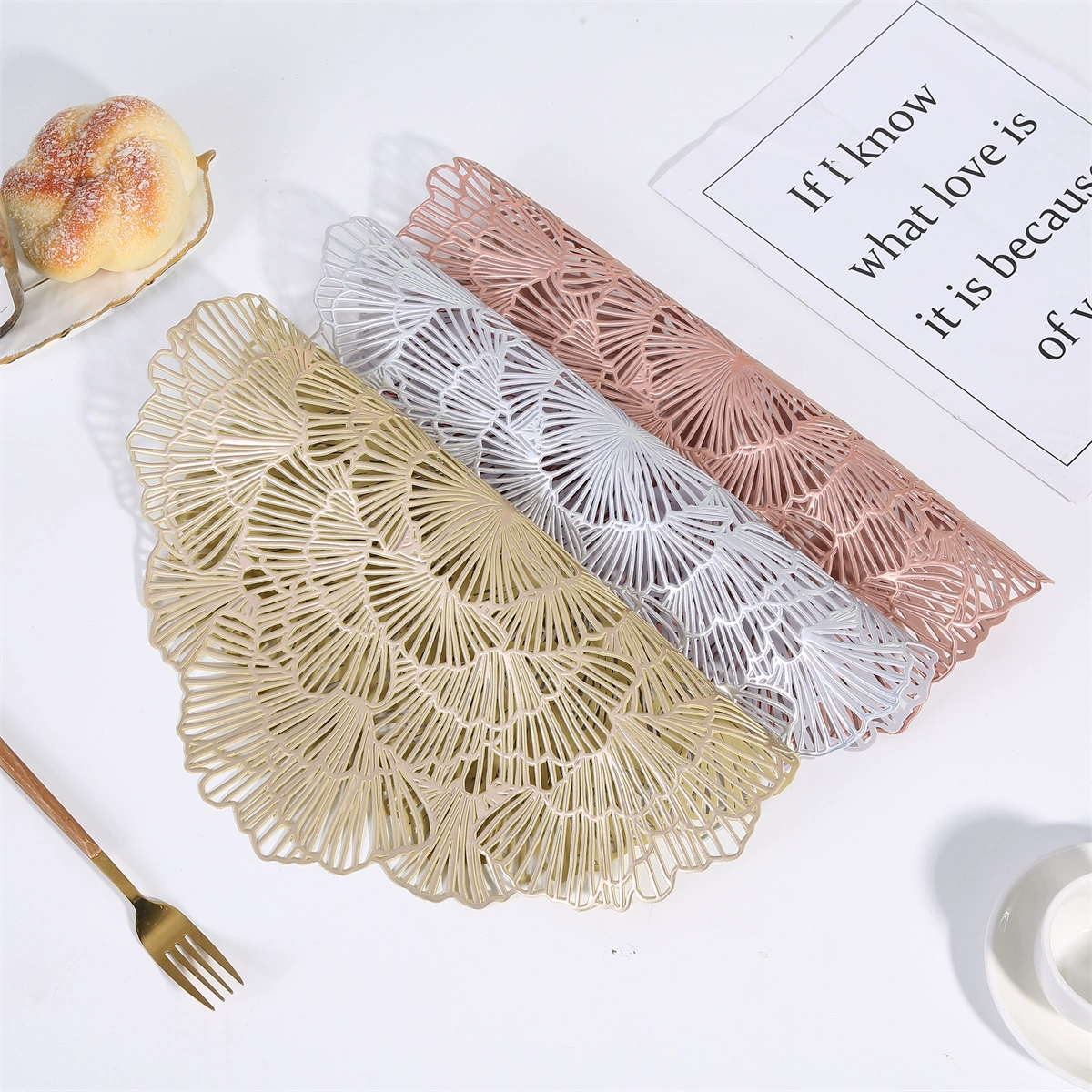 Luxurious placemat heat-insulating placemat with gold stamping Nordic style non-slip PVC hollowed-out flower Western-style placemat ins