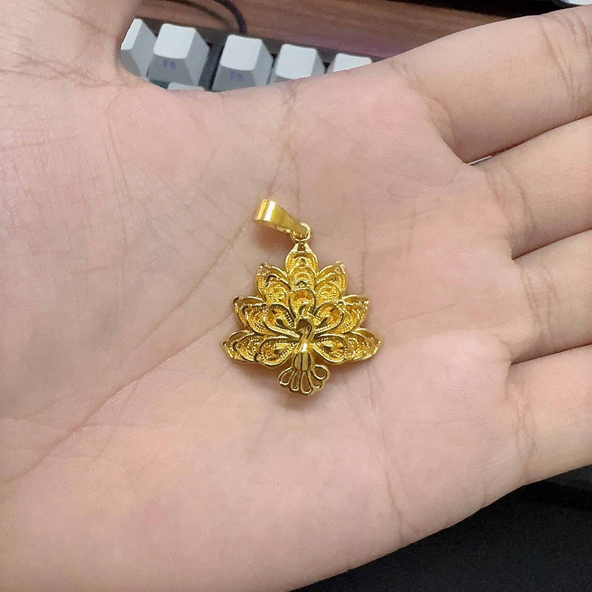 Vietnamese Sand Gold Peacock Tail Hollow Pendant Ethnic Style Clavicle Chain Women's Wedding Pendant Necklace Dropshipping