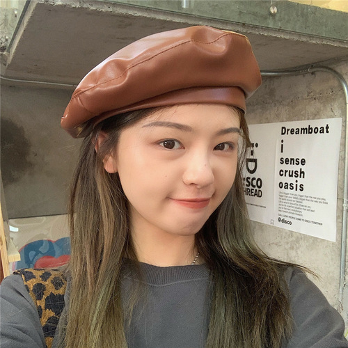 Korean-style new women's spring and autumn hat—popular online, made of PU leather, featuring a vintage, fashionable painter's cap design that’s trendy, versatile, and comes with a flat brim for a chic look.