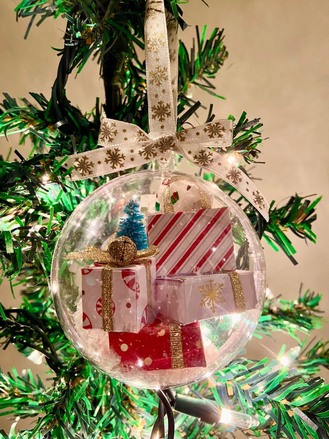 Weihnachten Einfacher Stil Katze Bogenknoten Kunststoff Familientreffen Gruppe Hängende Ornamente display picture 1