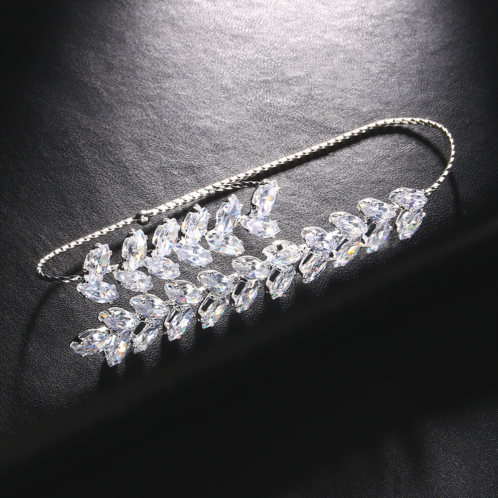 2023 nuevo circón pulsera europea y americana Luz de lujo de alto grado abierto pulsera nupcial todo-juego joyería Bracele