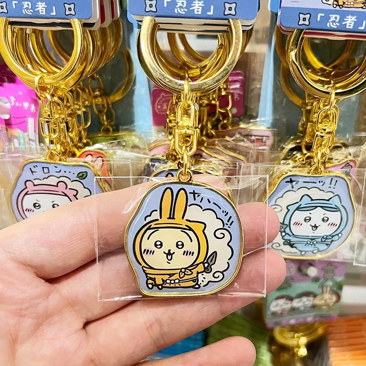日本のchiiawa吉伊カードのキーホルダーは大阪のおばさんのウサキの小さい八金属のキーホルダーです。