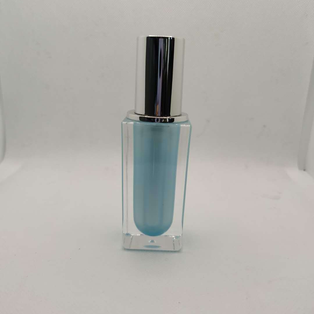 新 款  直角方瓶亚克力 15ml  方形亚克力精华液瓶
