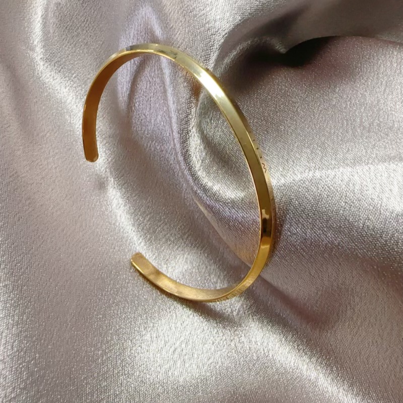 Fábrica directa DW pulsera simple C biselada abierta pulsera pareja cruzada Europa y América venta caliente pulsera de cobre mujer