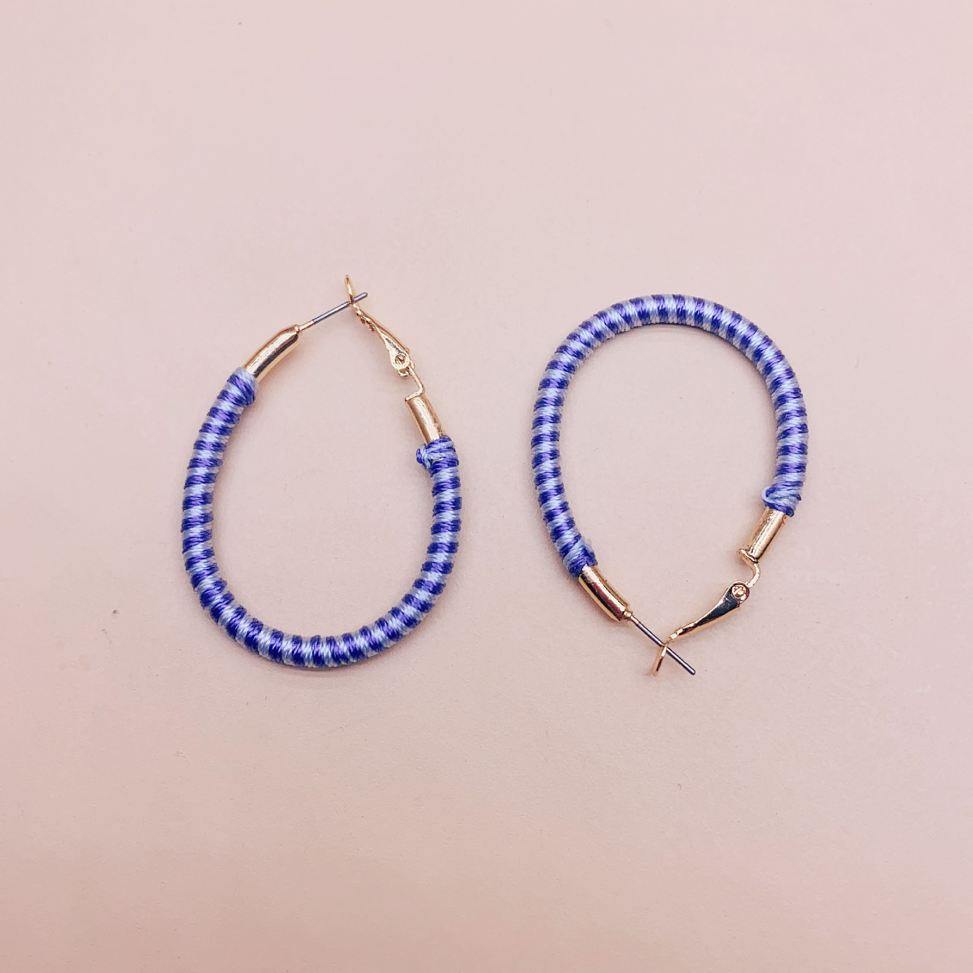 1 Pair Retro Geometric Solid Color Alloy Hoop Earrings display picture 4