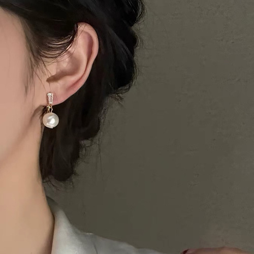 925 silver needle simple zircon pearl earrings for women, fashionable and versatile earrings, light luxury, high-end earrings and earrings