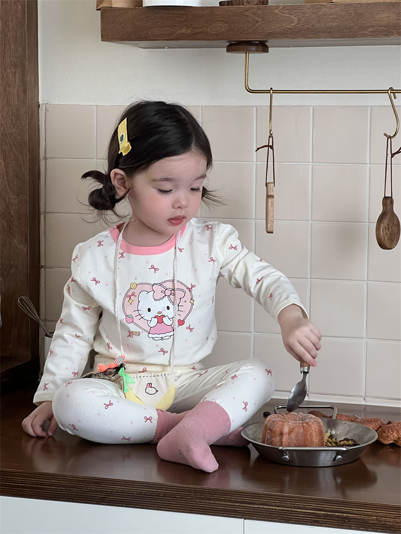 Conjunto de ropa infantil para otoño, estilo coreano, conjunto de dos piezas para niñas, pijamas de otoño para bebés.