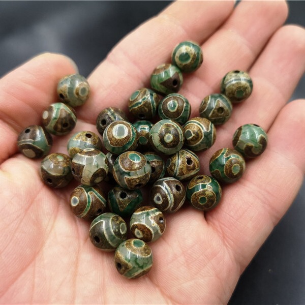 Accessory jade