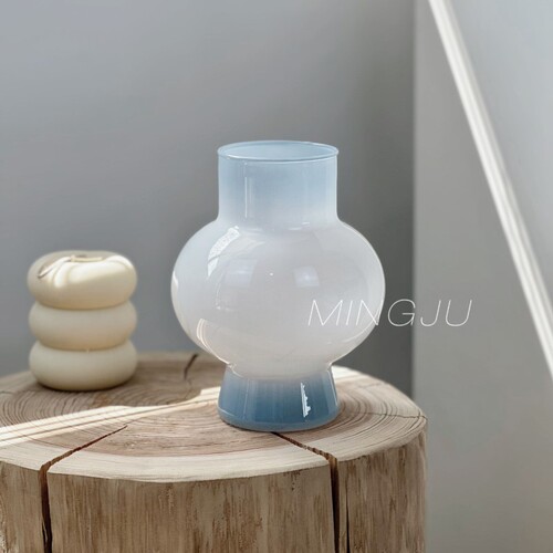 Medieval Fenton milk jade glass vase, high-looking French ins living room flower arrangement decoration, high-end decoration
