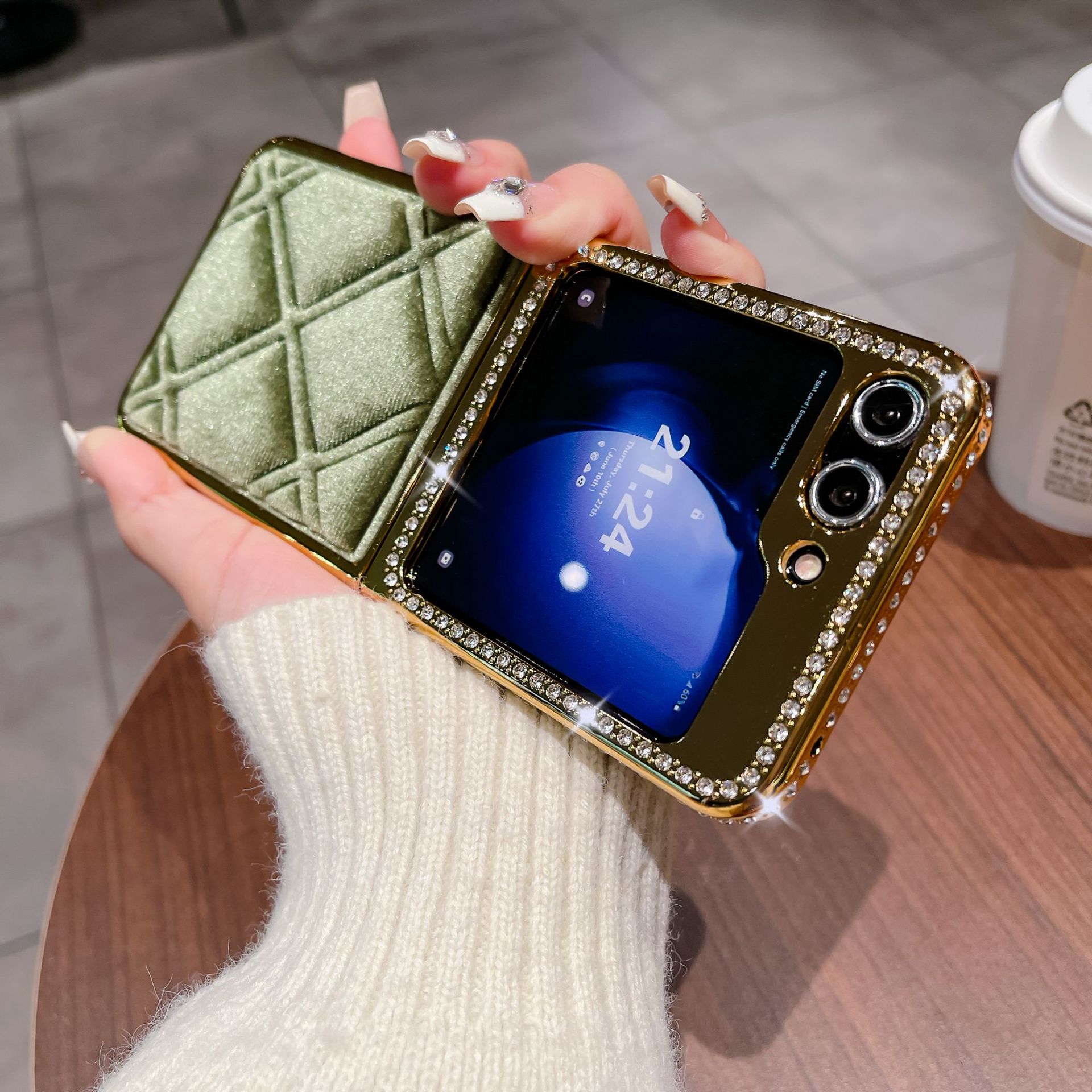 Cover di lusso in velluto e strass per samsung z flip_voghion.com