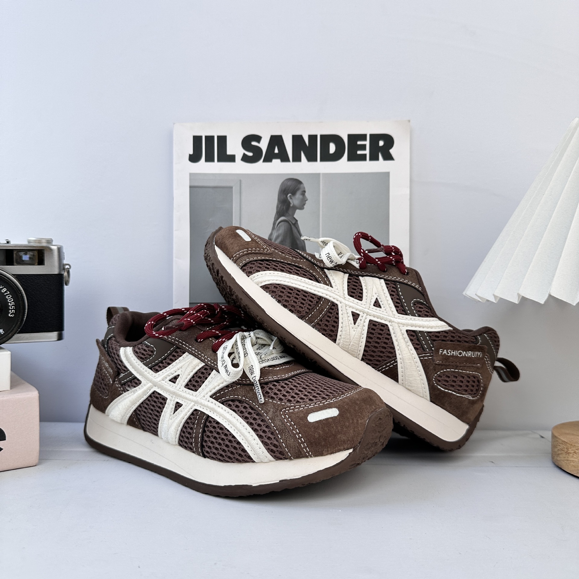 Chick tide cool retro vinos rojos zapatos deportivos de malla ligero y cómodo para mujeres, zapatos de entrenamiento de estudiantes de altura gruesa