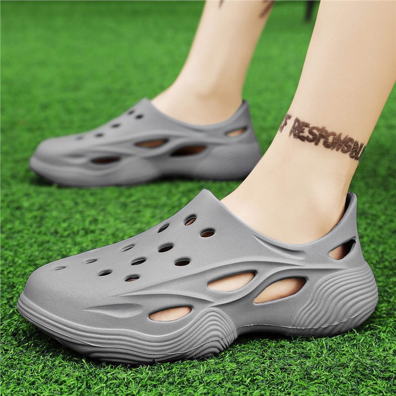 Zapatos con agujeros para hombres en verano, sandalias deportivas con todo incluido, zapatillas de playa con tacón al aire libre para hombres