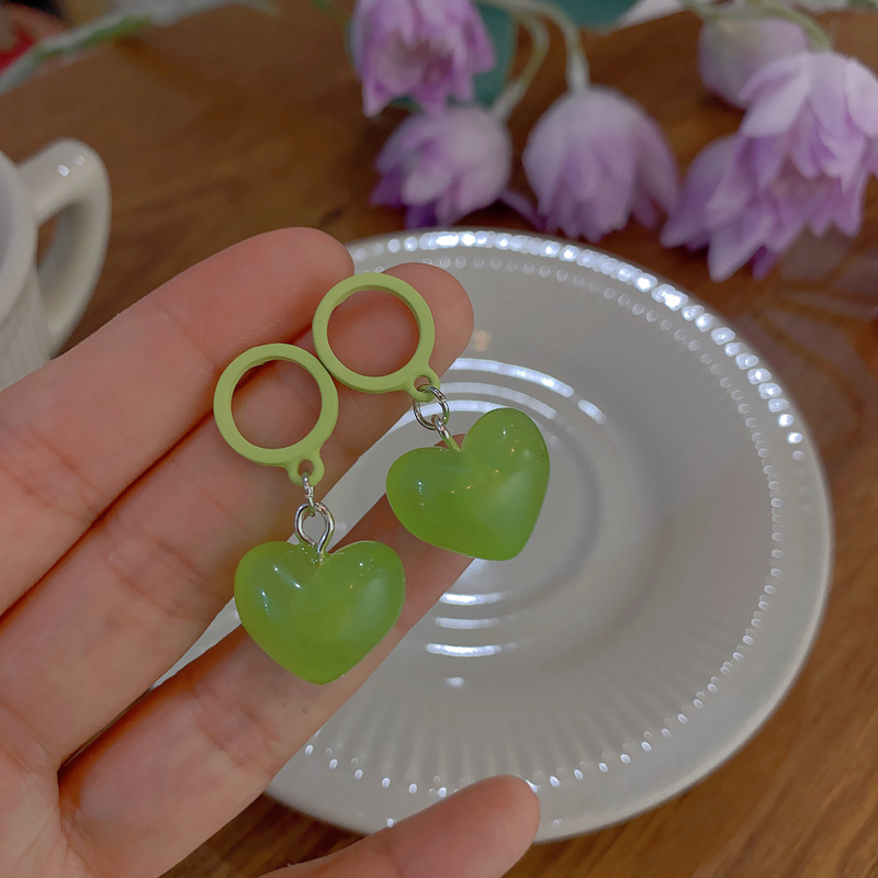 Fashion New Green Heart Shaped Summer Alloy Earrings display picture 9