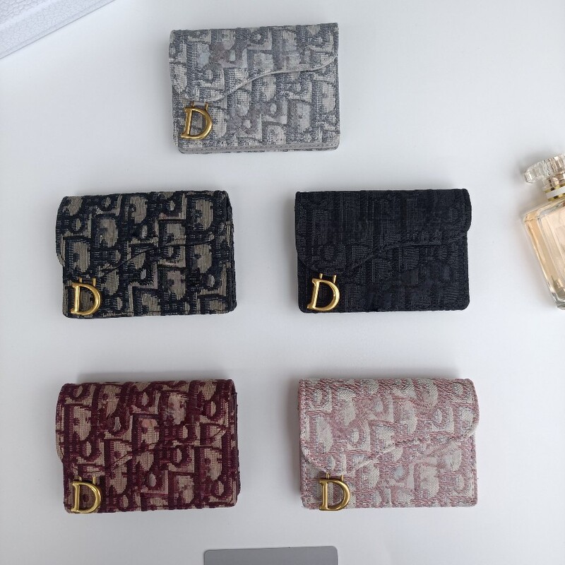 French-style new short wallet 2026, niche design, vintage multi-functional card holder with multiple card slots and ID holder French-style new short wallet 2026, niche design, vintage multi-functional card holder with multiple card slots and ID holder