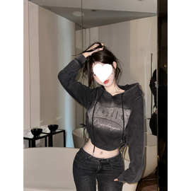 T9O美式复古渐变短款套头连帽卫衣女立体母印花抽绳显瘦高级