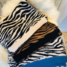 2020秋冬斑马纹围巾女冬季韩版百搭厚款保暖披肩两用男女情侣围脖