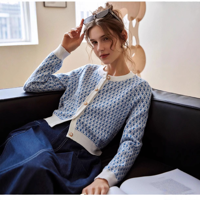 Chanel Style French light blue Knitted Cardigan Women's Early Autumn 2025 New Round Neck Long Sleeve Short Sweater Coat Trendy