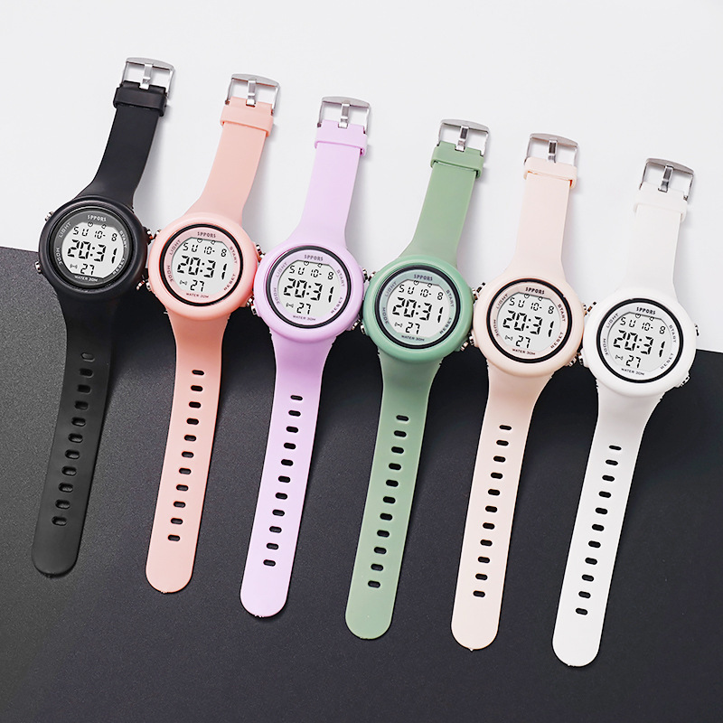 Retail explosivo reloj de estudiantes de secundaria secundaria niños y niñas deportes multifuncional reloj electrónico digital impermeable