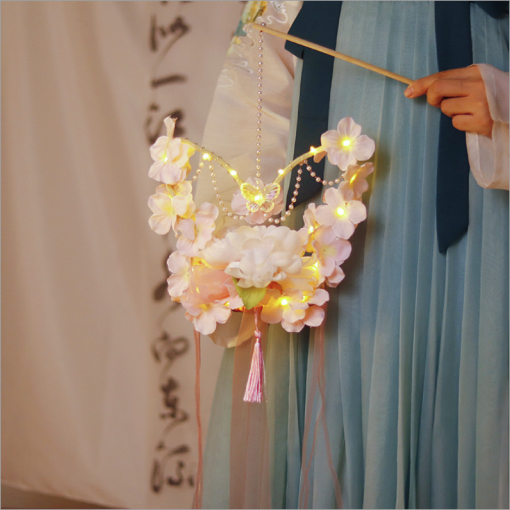中秋節の新作蝶型花灯、お祭りの雰囲気を演出する光る手持ち写真撮影用アクセサリー、屋台卸売、国潮ランタン|undefined