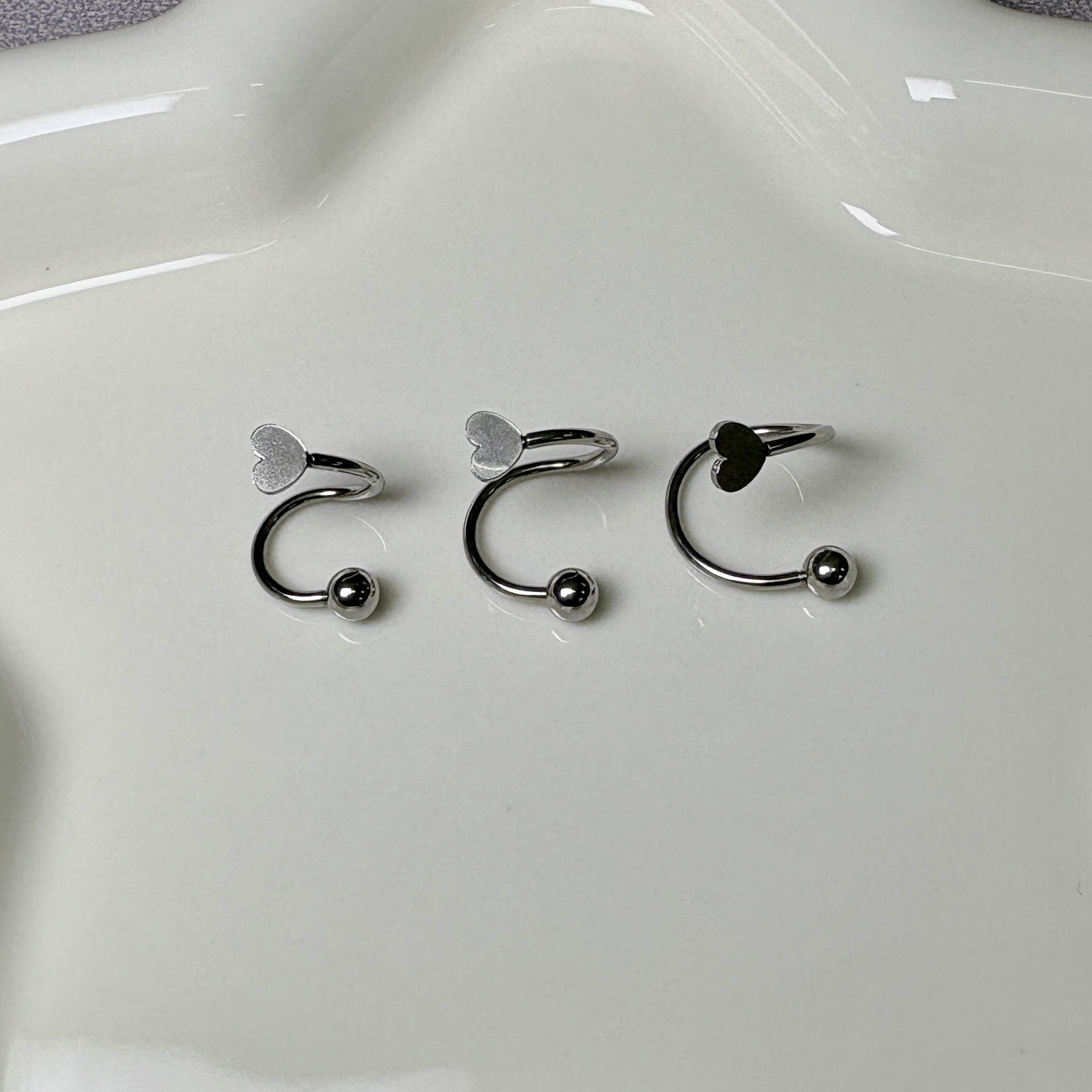 Pointed titanium steel lip stud product view