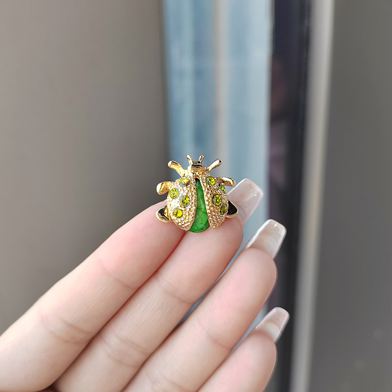 Fashion Personality Vintage Brooch Beetle Seven Stars Ladybug Colorful Corsage Clothing Accessories_voghion.com
