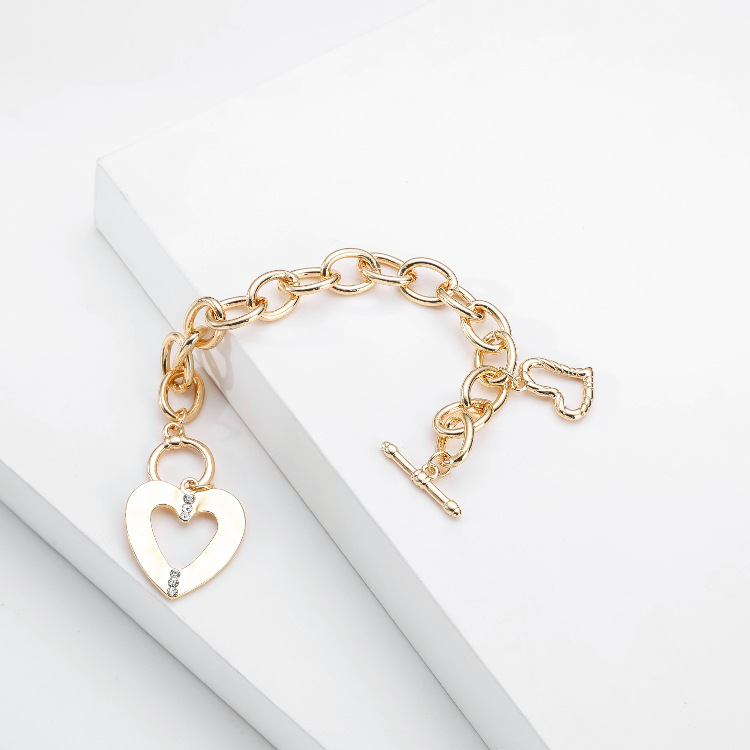 fashion simple Love Heart Pendant Chain Braceletpicture7