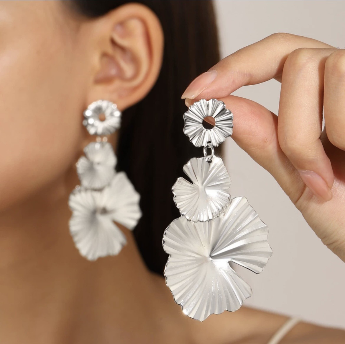 exaggerated leaf flower earrings for women retro fashion long alloy flower earrings earrings_voghion.com