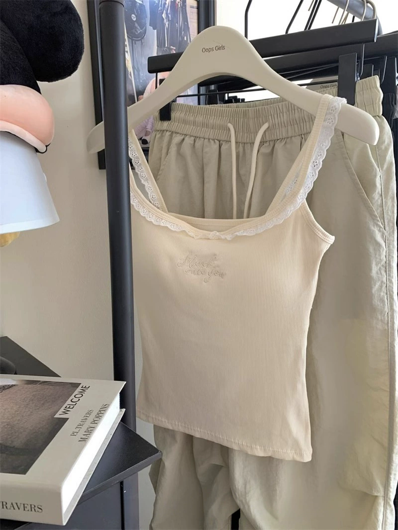 Короткий кружевной топ, вискоза 6621, вышитые чашки, приталенный — one size (36–54 кг)