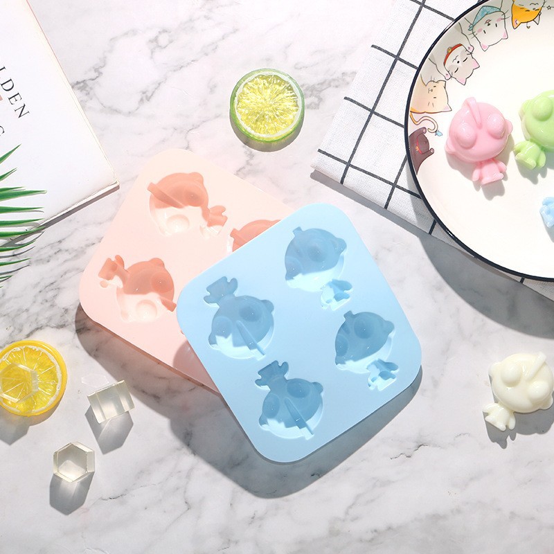 Bestone Baby Food Tools 4-in-1 Superman Cake Steamer Rice Cake Silicone Mold High-Temperature Baking Tool