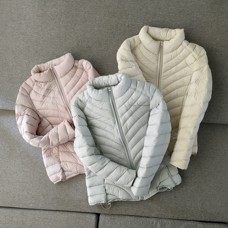 2026 Autumn/Winter New Stylish Stand-Collar Ribbed Puffer Down Jacket for Women, Short, Petite, Lightweight, Warm, and Trendy