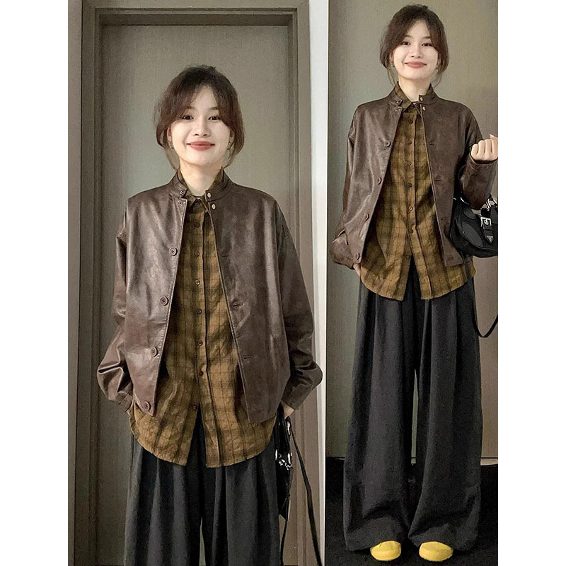 スーツの女性2024秋の韓国系減齢復古的な短い革の服のコートは長袖の格子のシャツを重ねて着ます。|undefined