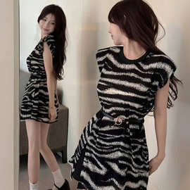 跨境外贸专供一件代发斑马纹短袖上衣小众无袖开叉T工厂条纹