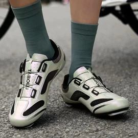 脚蹬;足球鞋钉;骑行鞋