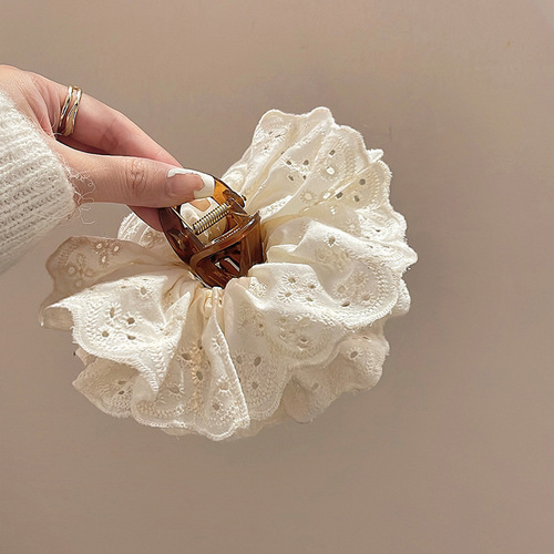 French elegant retro lace large hair clip for women, ballet style at the nape of the neck, 2024 new high-end claw clip with a sense of sophistication